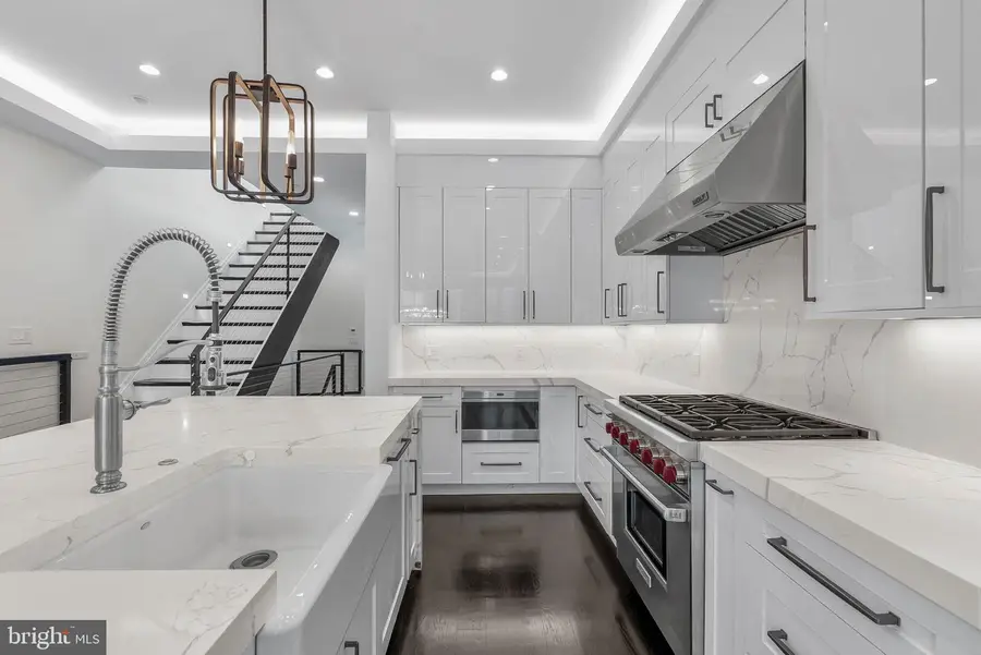 722 N 3rd St, Philadelphia, PA 19123 - #3