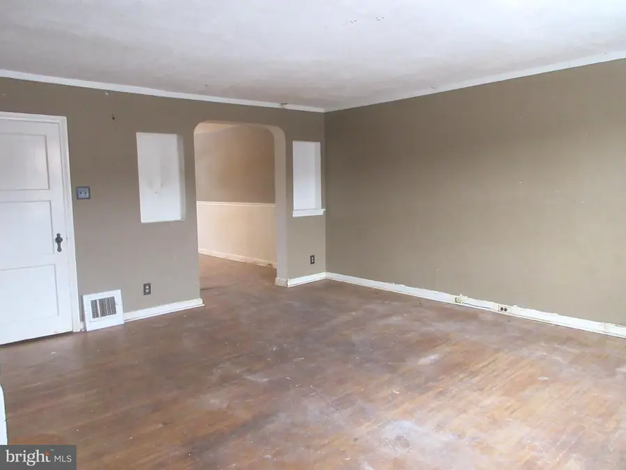 7134 Erdrick St, Philadelphia, PA 19135 - #3