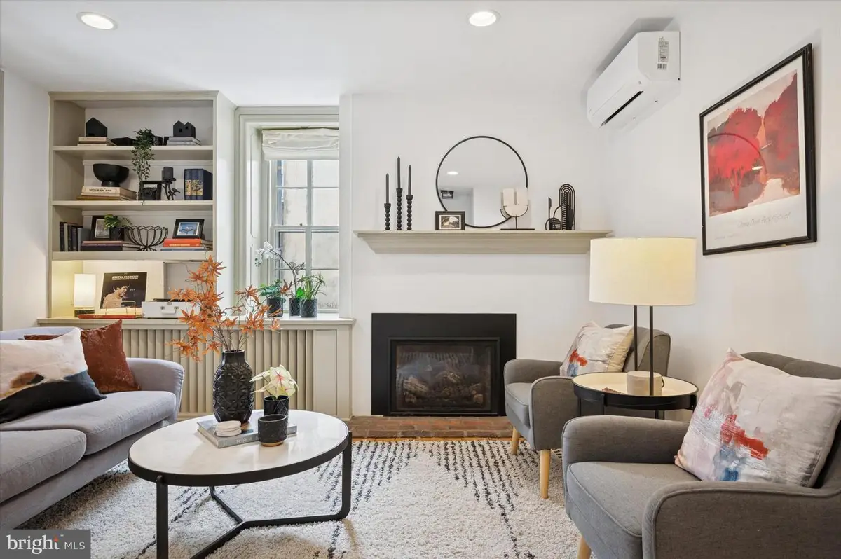 112 W Gravers Ln, Philadelphia, PA 19118 - #1