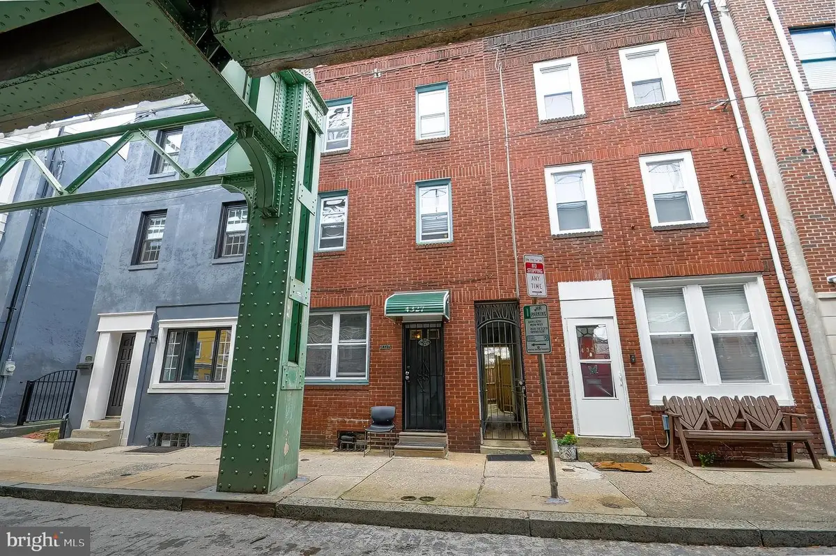 4327 Cresson St, Philadelphia, PA 19127 - #1