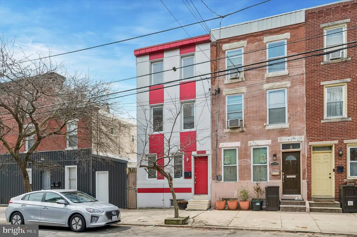 2042 E Huntingdon St, Philadelphia, PA 19125 - #1