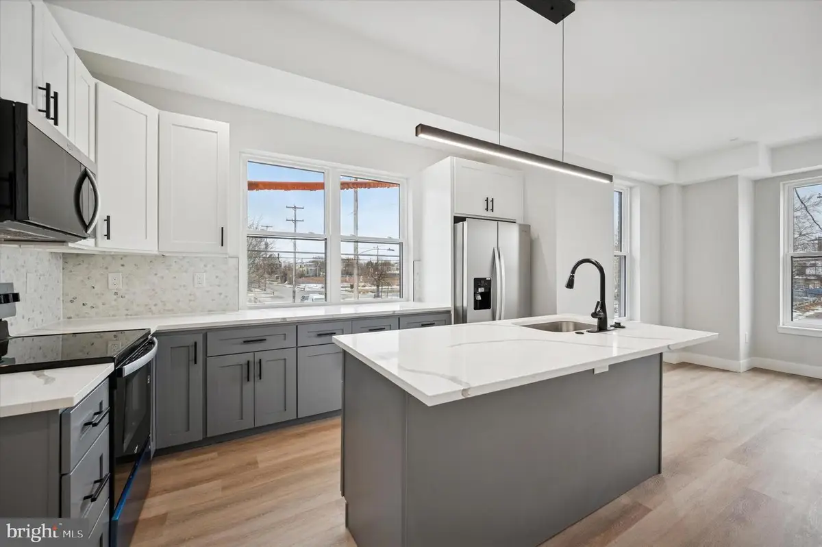 214 W Cumberland St, Philadelphia, PA 19133 - #1