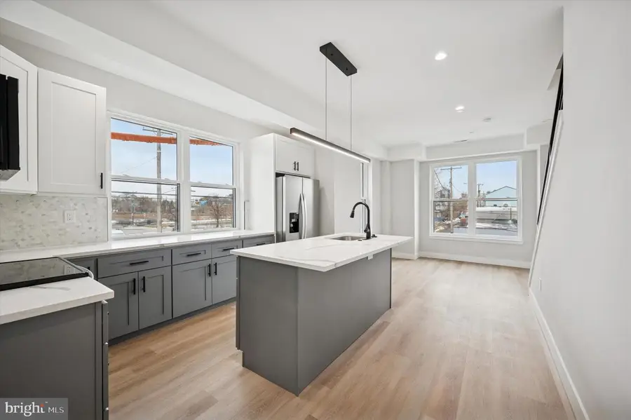 214 W Cumberland St, Philadelphia, PA 19133 - #2