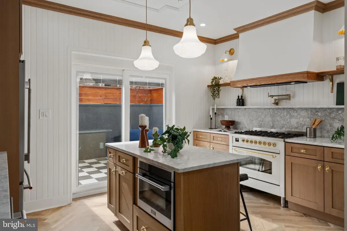 914 Fernon St, Philadelphia, PA 19148 - #1