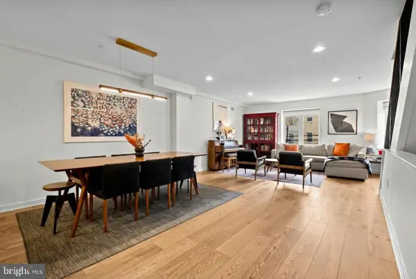 807 S 6th St, PHILADELPHIA, PA 19147