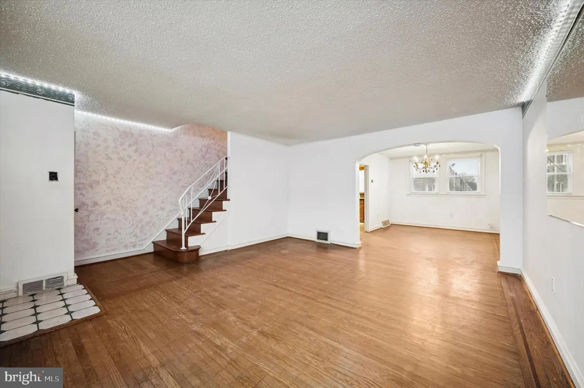 6024 Reach St, Philadelphia, PA 19111 - #1