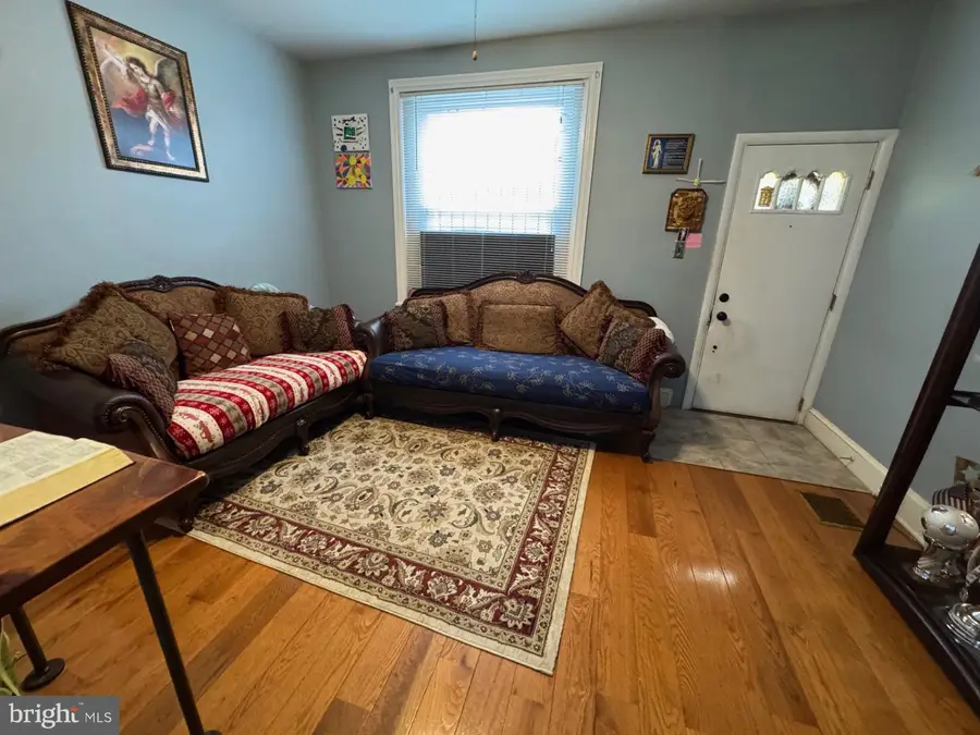 6758 Hegerman St, Philadelphia, PA 19135 - #3