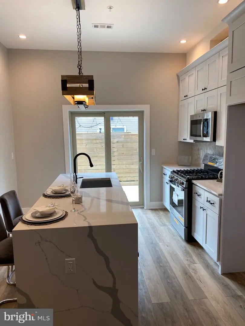 606 Hoffman St, Philadelphia, PA 19148 - #3