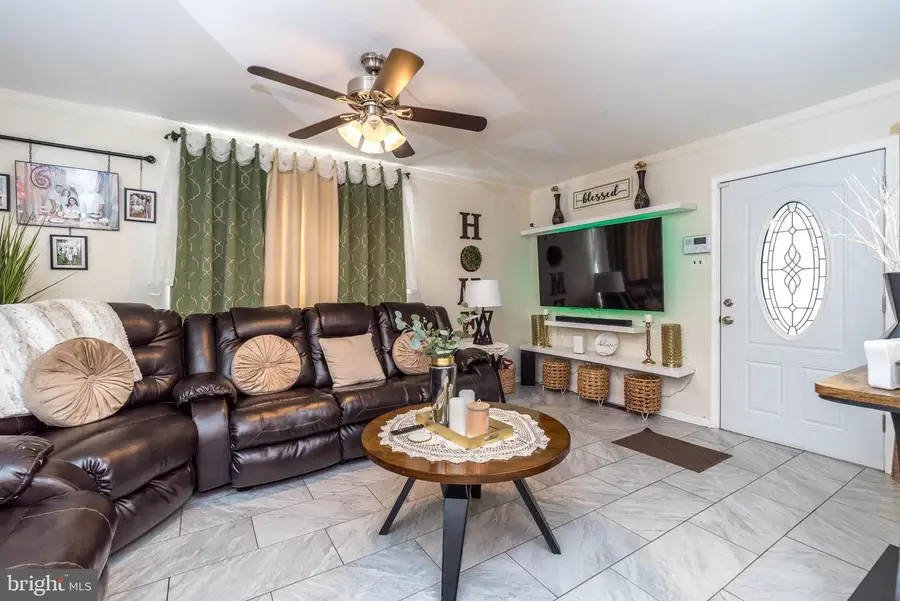 725 Brighton St, Philadelphia, PA 19111 - #2