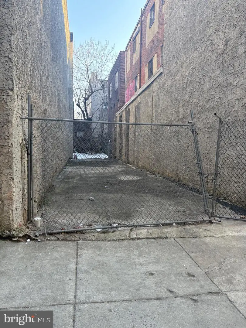 6010 Market St, Philadelphia, PA 19139 - #1