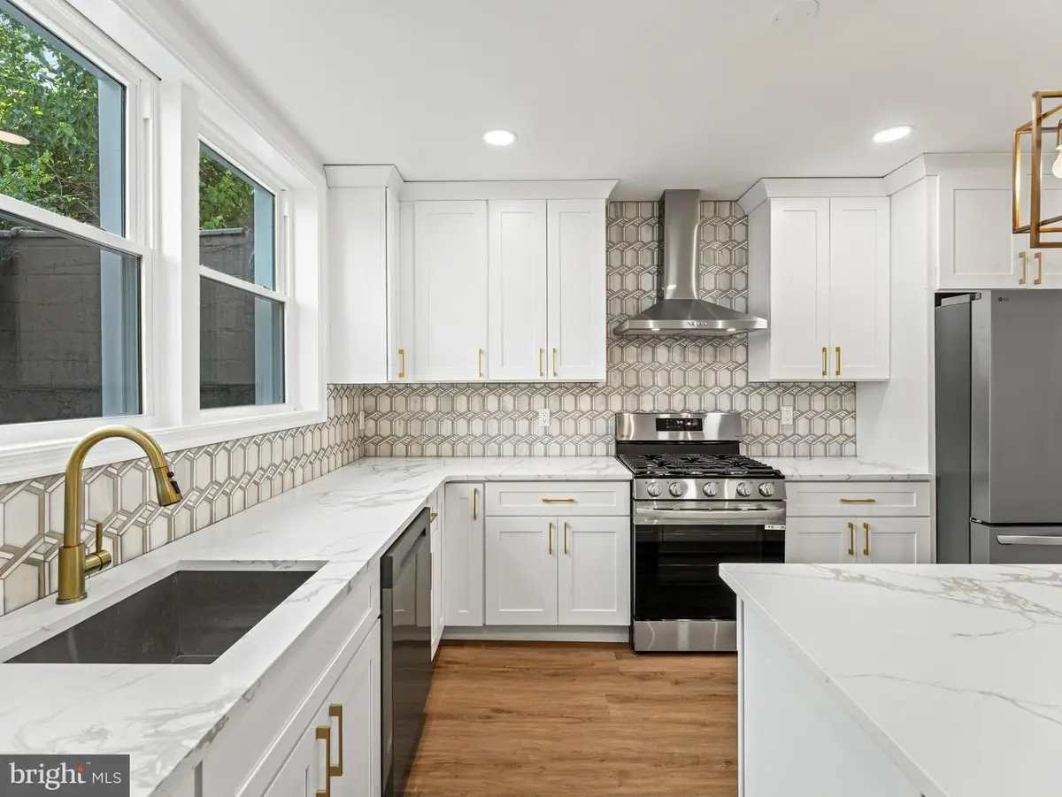 934 Snyder Ave, Philadelphia, PA 19148 - #1