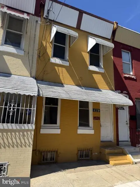 2810 N Lawrence St, Philadelphia, PA 19133 - #1