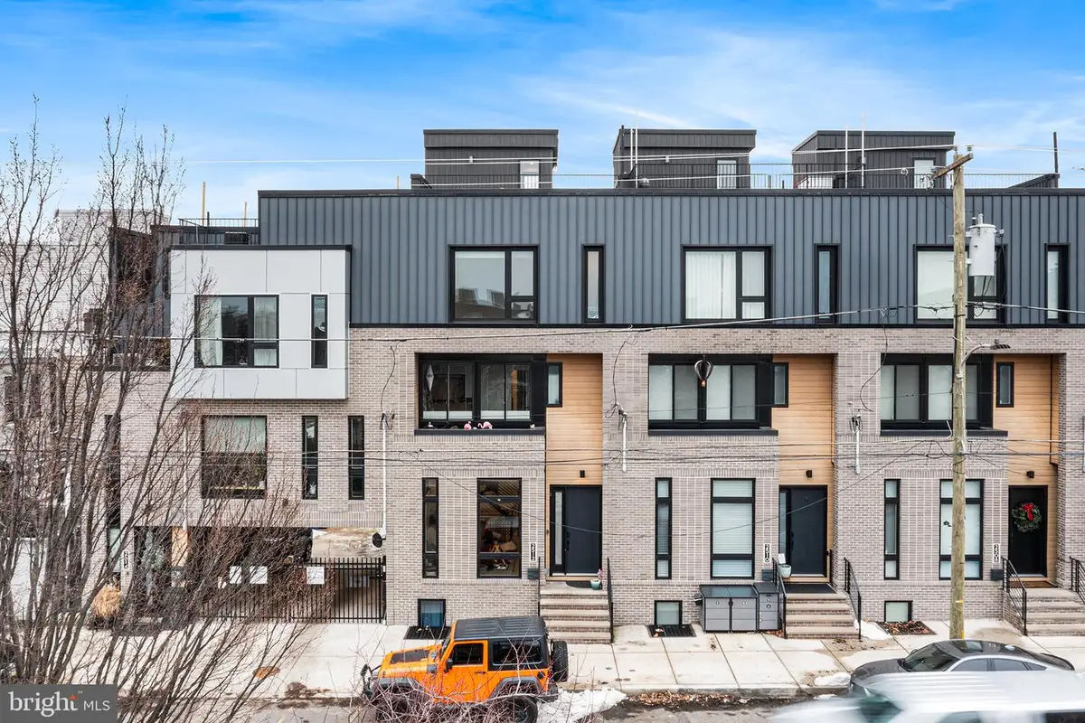 2512 E Cumberland St, Philadelphia, PA 19125 - #1