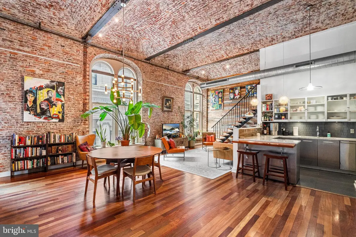 105-32 S 12th St #302, Philadelphia, PA 19107 - #1