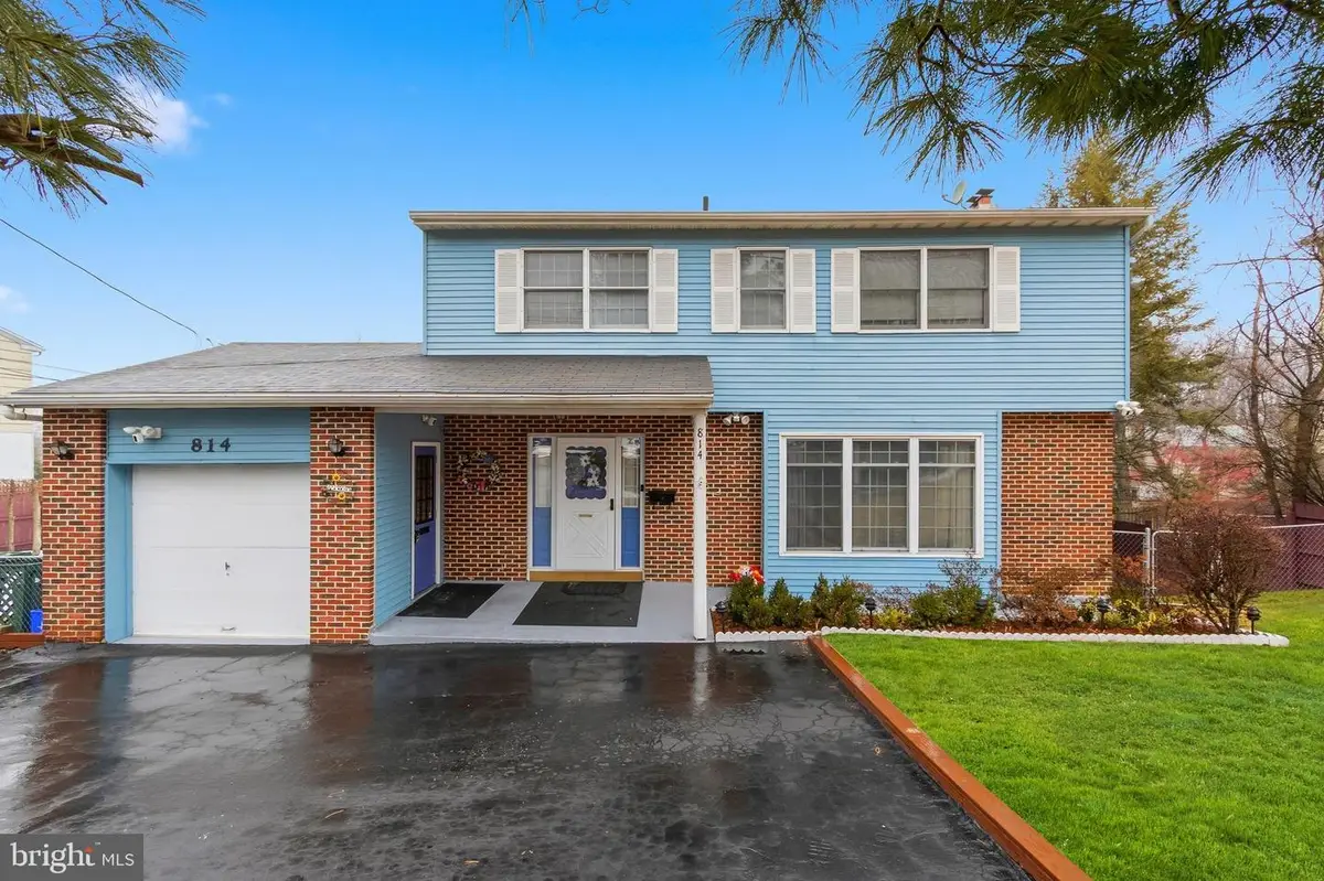 814 Caledonia St, Philadelphia, PA 19128 - #1