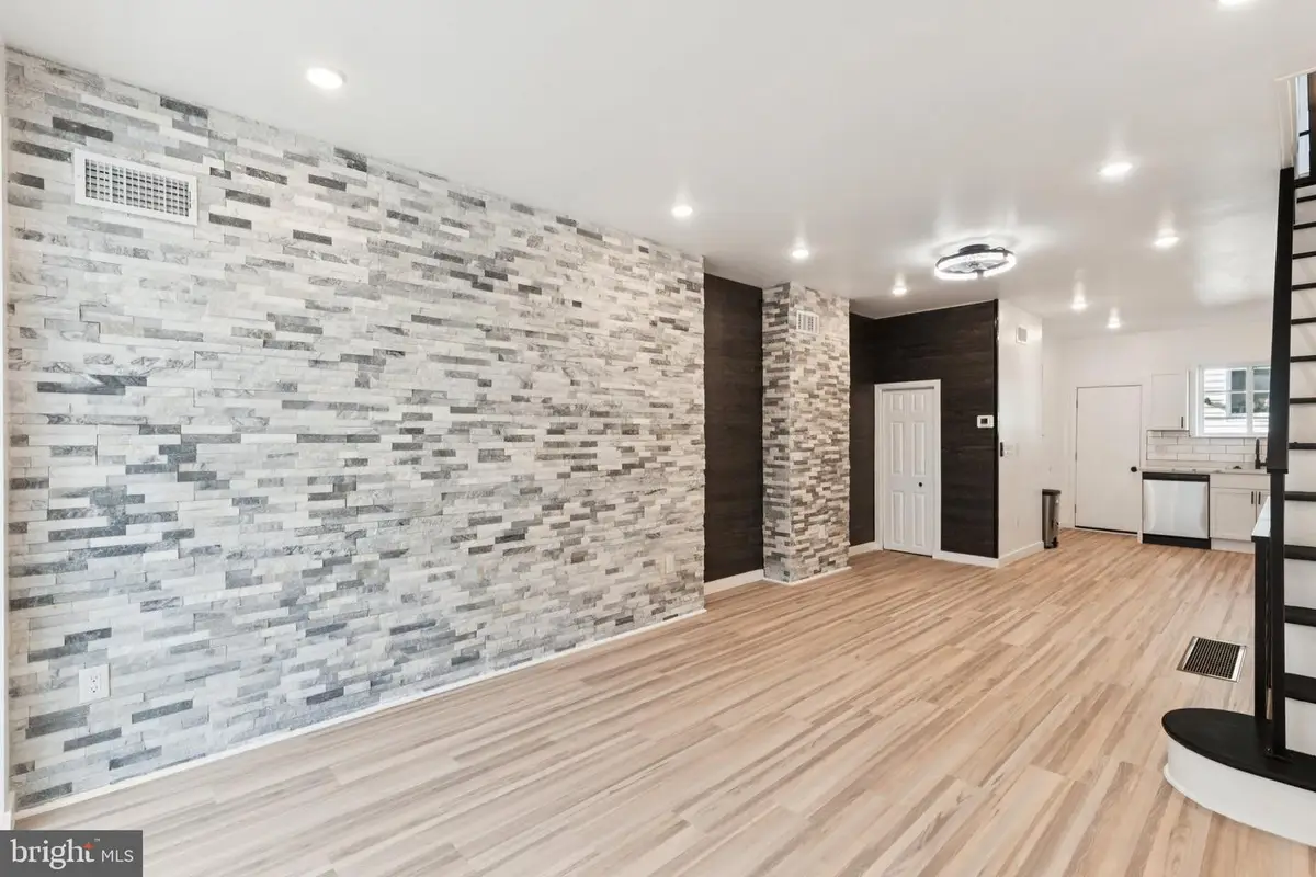 2242 S Bonsall St, Philadelphia, PA 19145 - #1