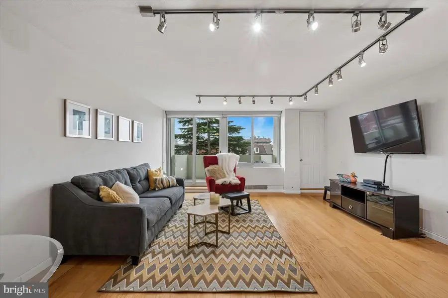 604-36 S Washington Sq #309, Philadelphia, PA 19106 - #2