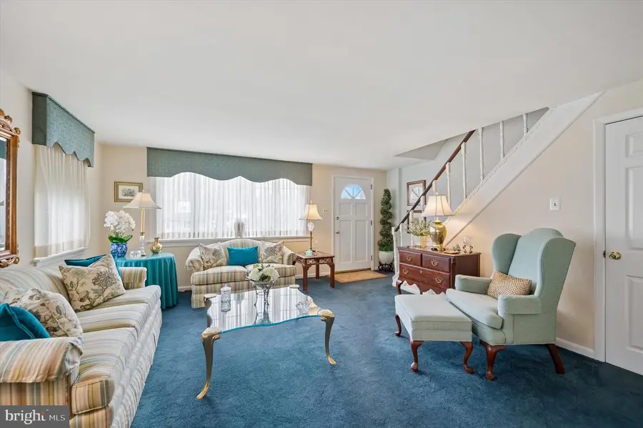 8637 Bridle Rd, Philadelphia, PA 19115 - #3