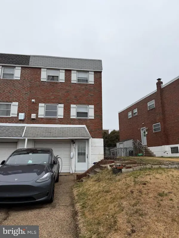 2751 Tolbut St, PHILADELPHIA, PA 19152