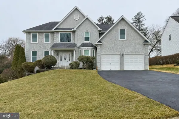 838 Gina Dr, PHILADELPHIA, PA 19115