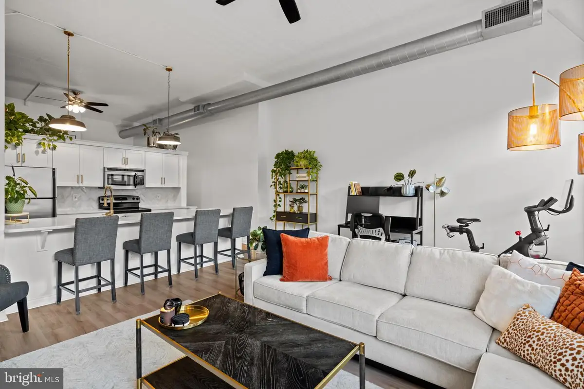 2429 Locust St #314, Philadelphia, PA 19103 - #1