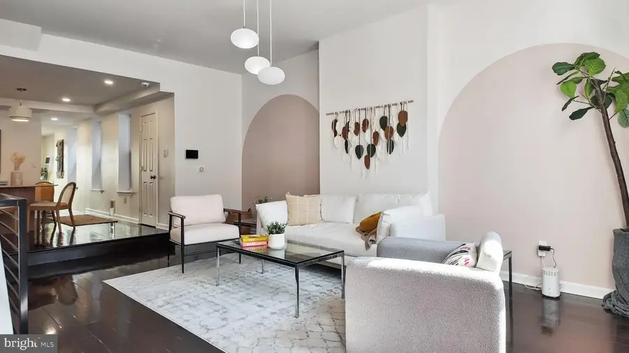 2437 Carpenter St, Philadelphia, PA 19146 - #3