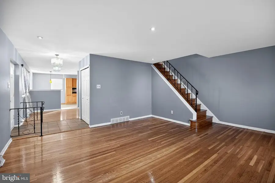 9860 Bonner St, Philadelphia, PA 19115 - #2