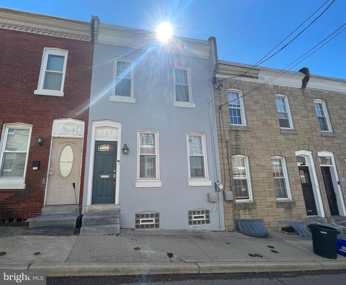 137 Davis St, Philadelphia, PA 19127 - #1