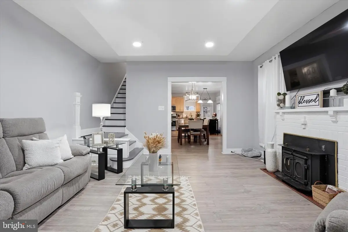 7032 Erdrick St, Philadelphia, PA 19135 - #1