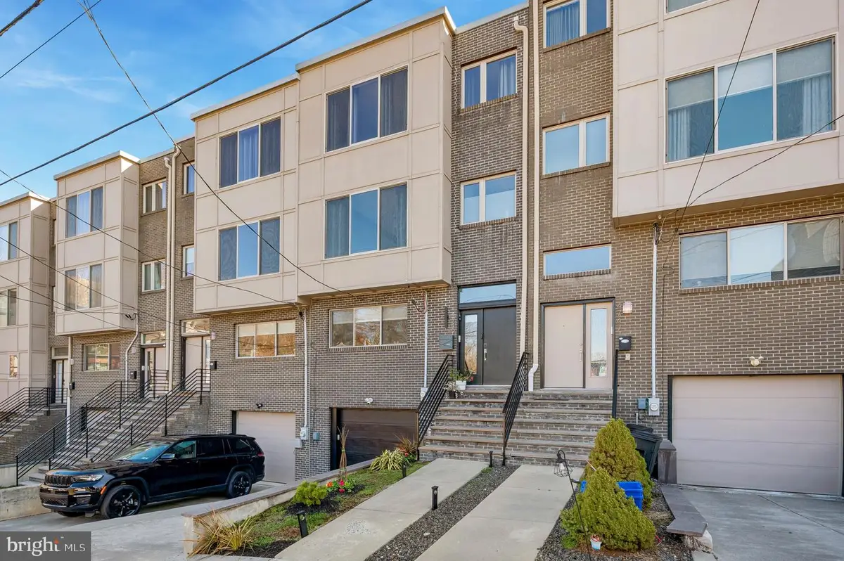 4749 Sheldon St, Philadelphia, PA 19127 - #1