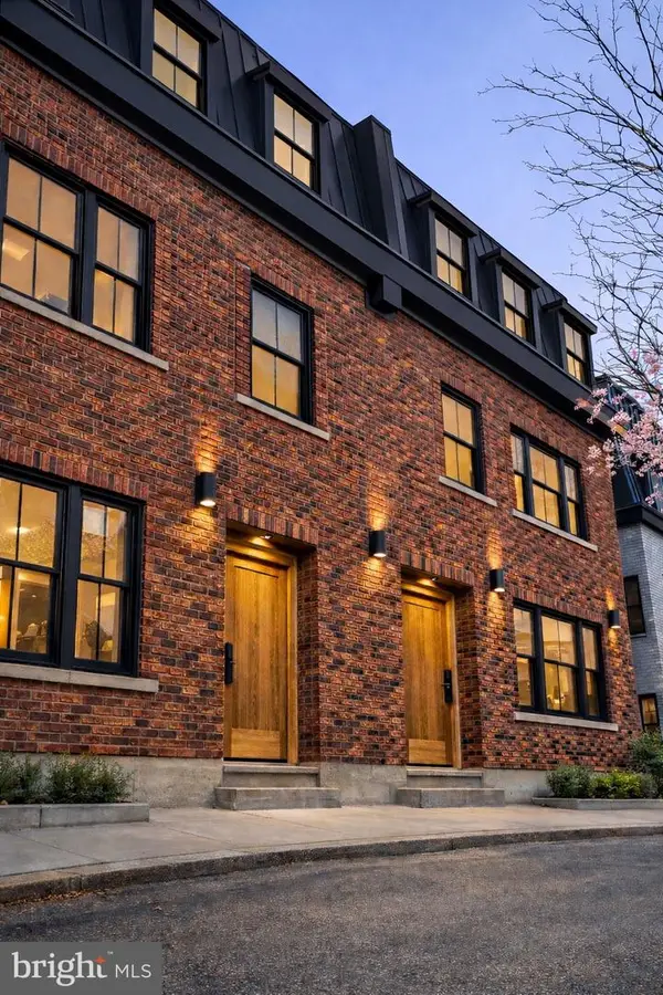 208 Kalos St, PHILADELPHIA, PA 19128