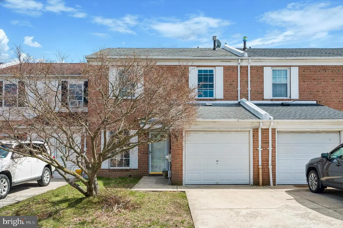 8410 Lyons Pl, Philadelphia, PA 19153 - #1