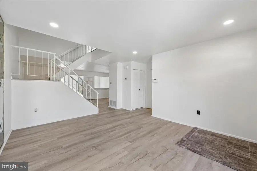 8410 Lyons Pl, Philadelphia, PA 19153 - #3