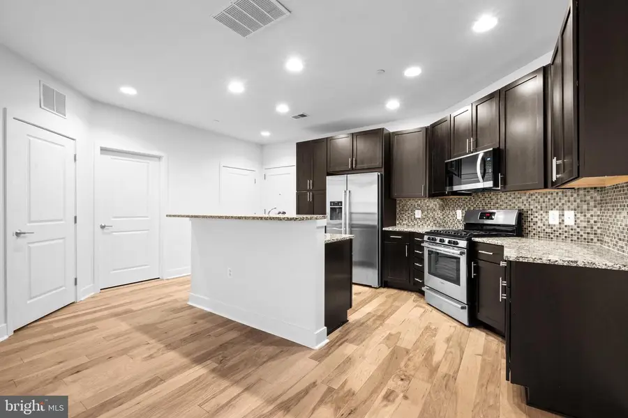 600 S 24th St #202, Philadelphia, PA 19146 - #3