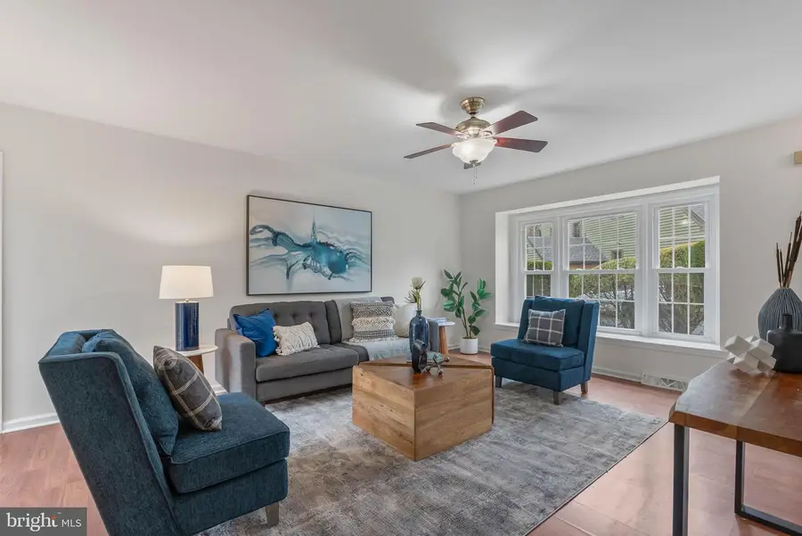 909 Ronnie Cir, Philadelphia, PA 19128 - #2