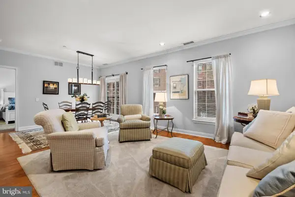 500 Admirals Way #211, PHILADELPHIA, PA 19146