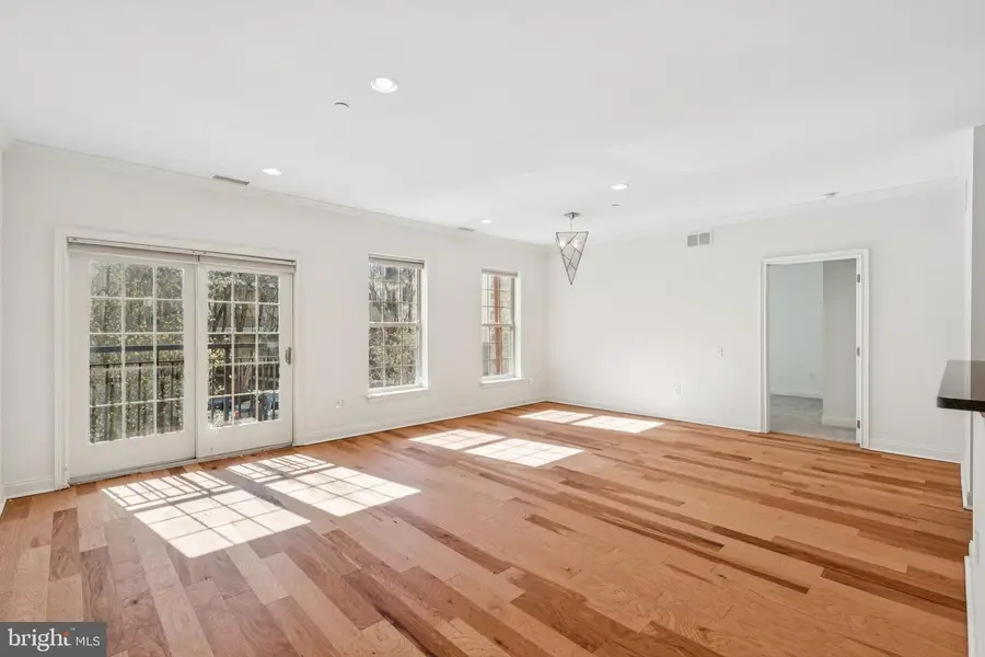 500 Admirals Way #231, Philadelphia, PA 19146 - #2