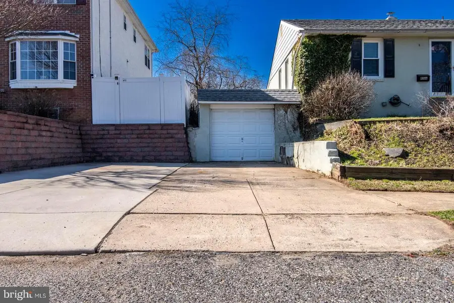 8006 Lawndale St, Philadelphia, PA 19111 - #3