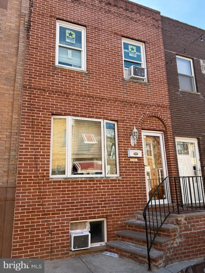 2441 S Hutchinson St, Philadelphia, PA 19148 - #1