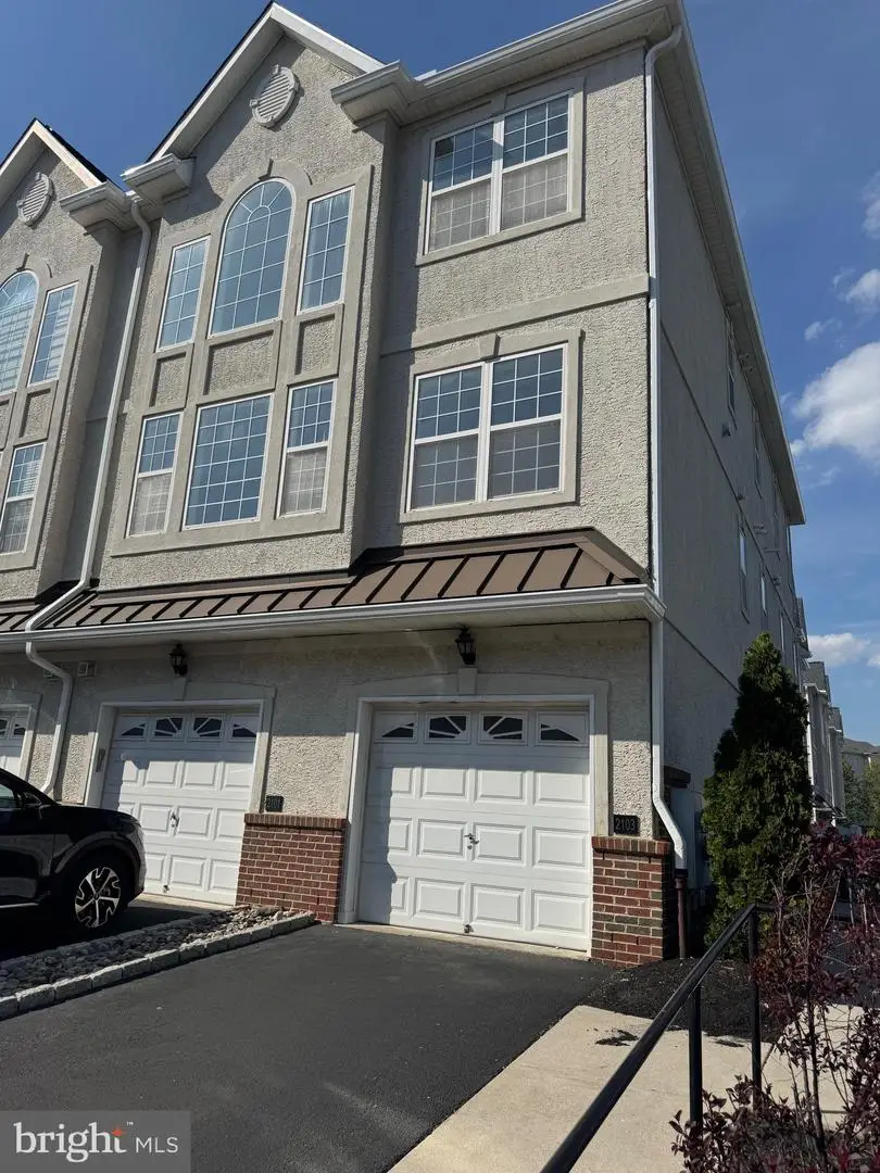 2103-00 Verona Dr, Philadelphia, PA 19145 - #1