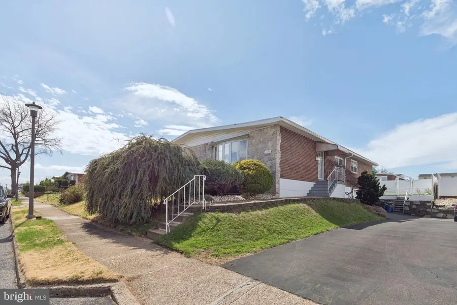 1928 Kentwood St, Philadelphia, PA 19116 - #2