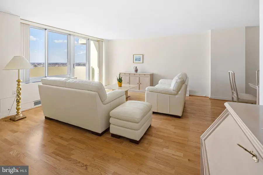 604-36 S Washington Sq S #3007, Philadelphia, PA 19106 - #3