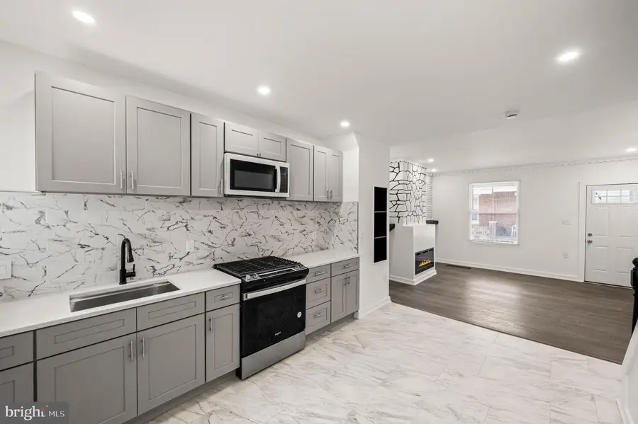 2103 S Daggett St, Philadelphia, PA 19142 - #2