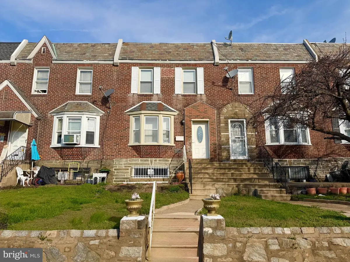 6735 Grovers Ave, Philadelphia, PA 19142 - #1