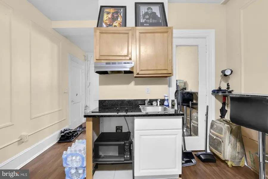 1324 Locust St #420, Philadelphia, PA 19107 - #3