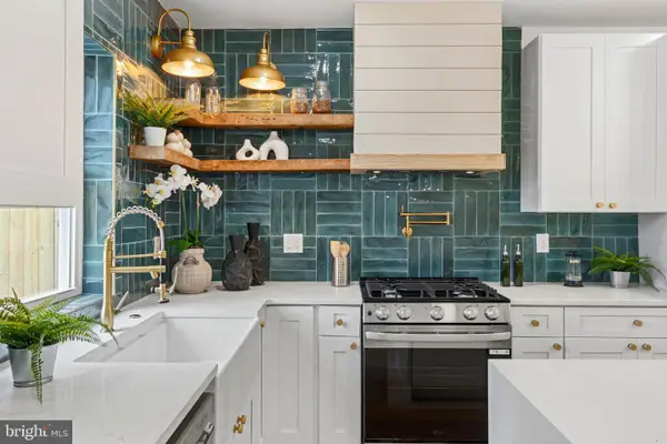 1530 N Lawrence St, PHILADELPHIA, PA 19122