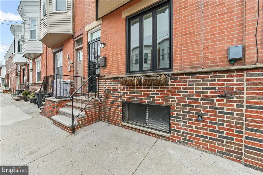 1915 S Woodstock St, Philadelphia, PA 19145 - #2