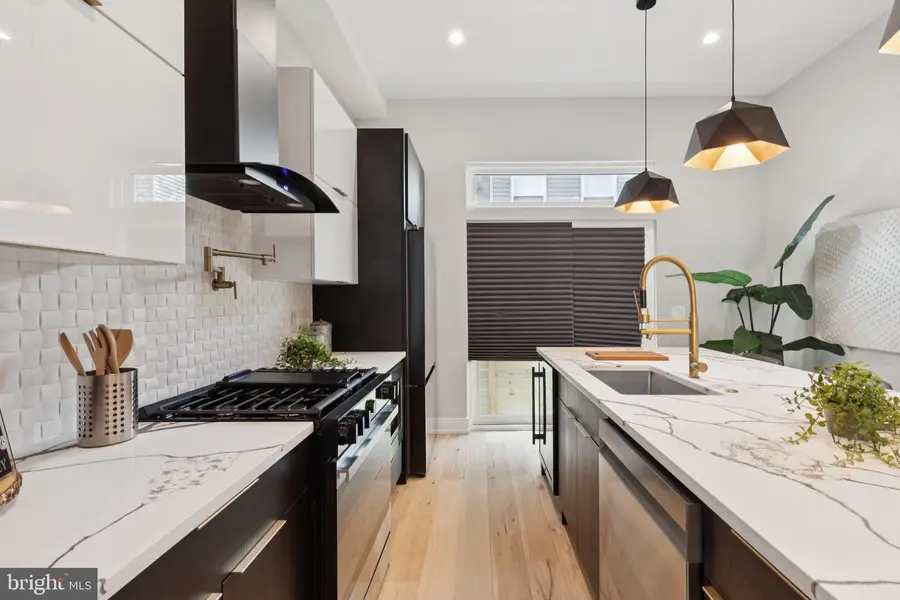 1518 S Bambrey St, Philadelphia, PA 19146 - #3