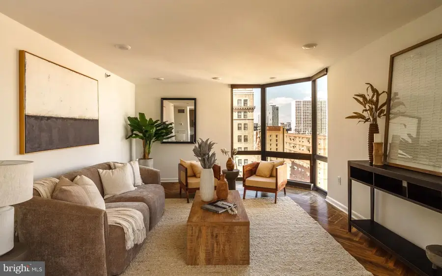 2018-32 Walnut St #16gh, Philadelphia, PA 19103 - #2