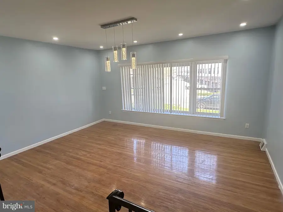 9009 Revere St, Philadelphia, PA 19152 - #2